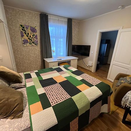 Karlovaidyll 7 - Homey Apartment With Free Parking! Tartu Bagian luar foto