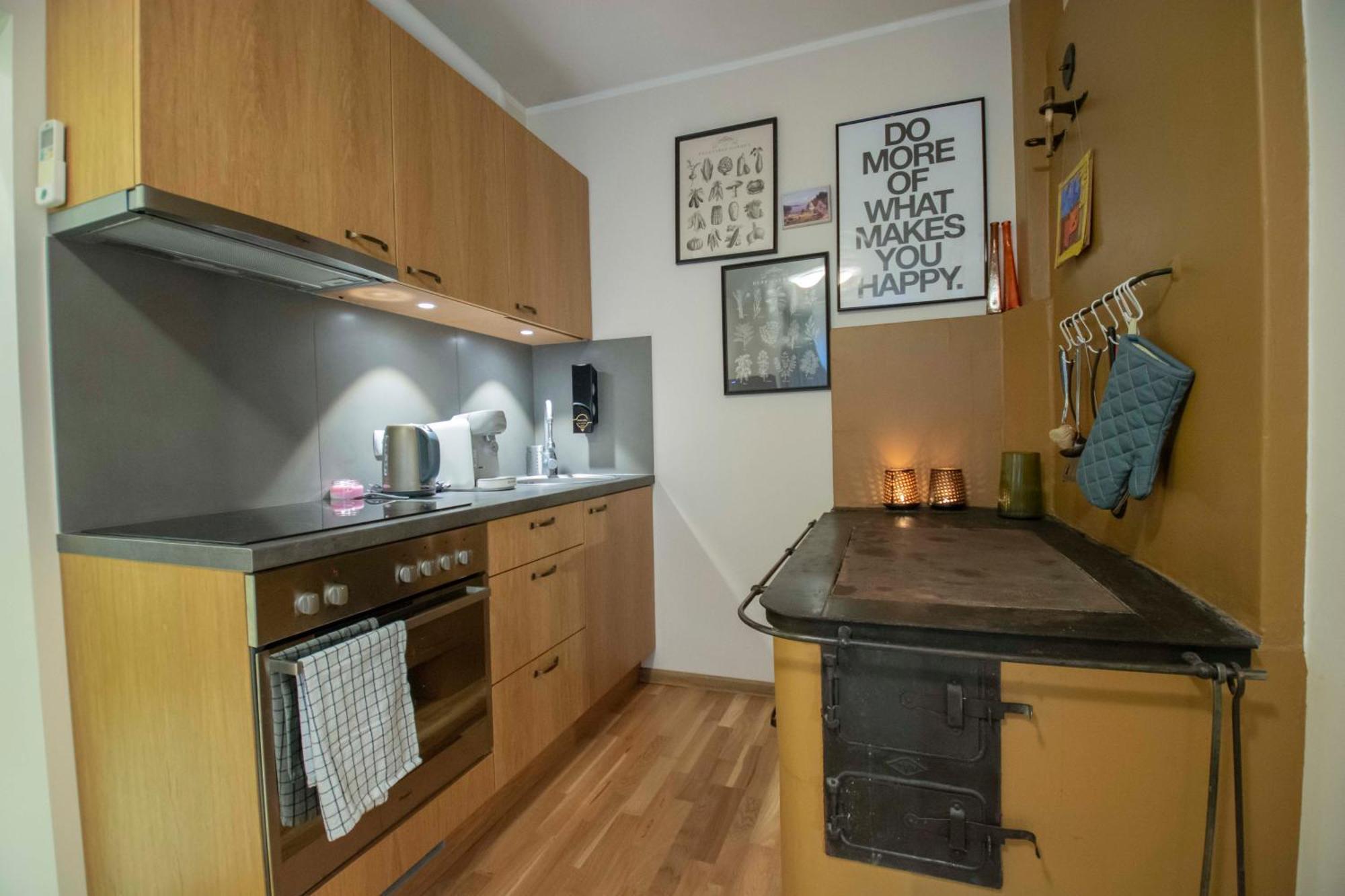 Karlovaidyll 7 - Homey Apartment With Free Parking! Tartu Bagian luar foto