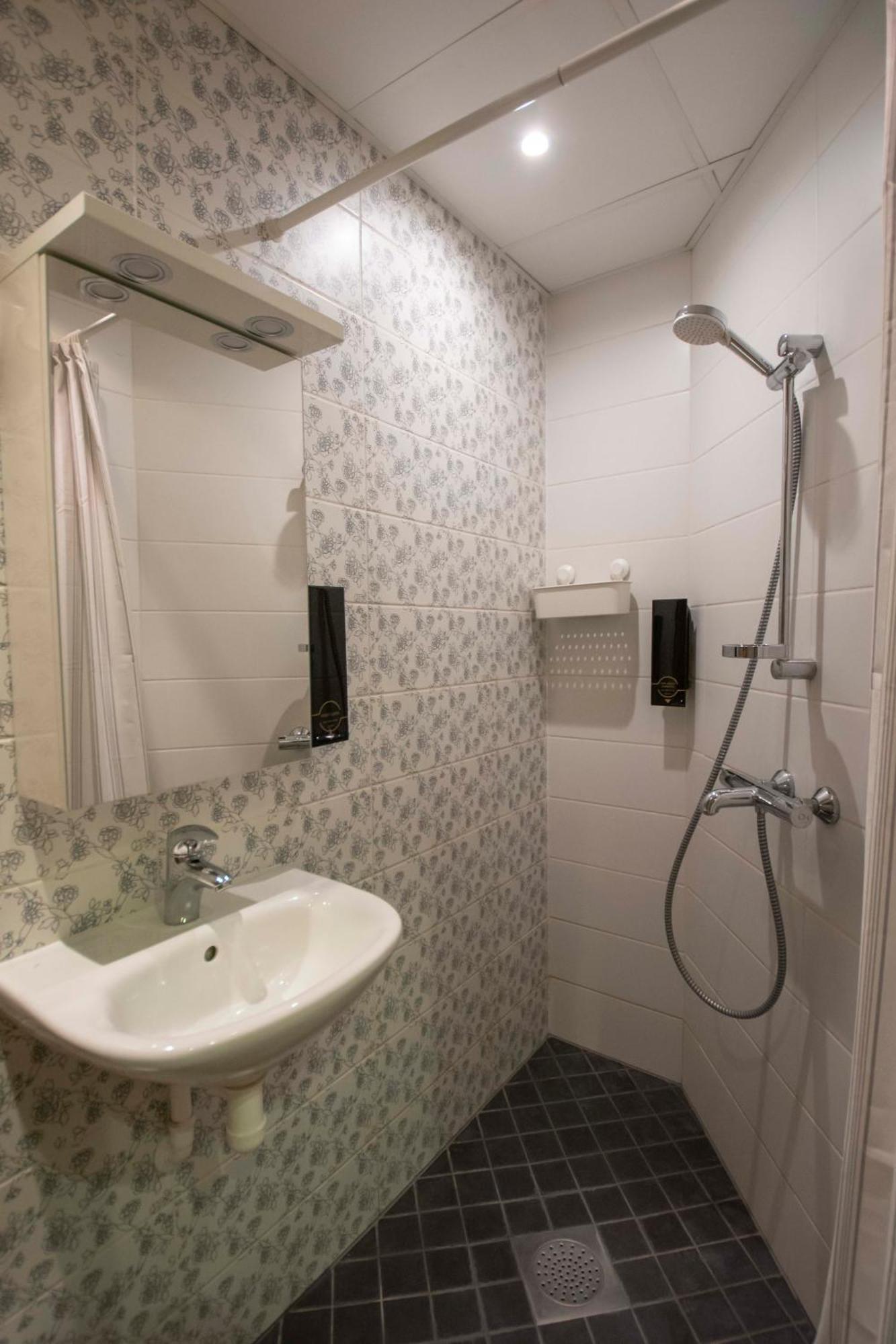 Karlovaidyll 7 - Homey Apartment With Free Parking! Tartu Bagian luar foto