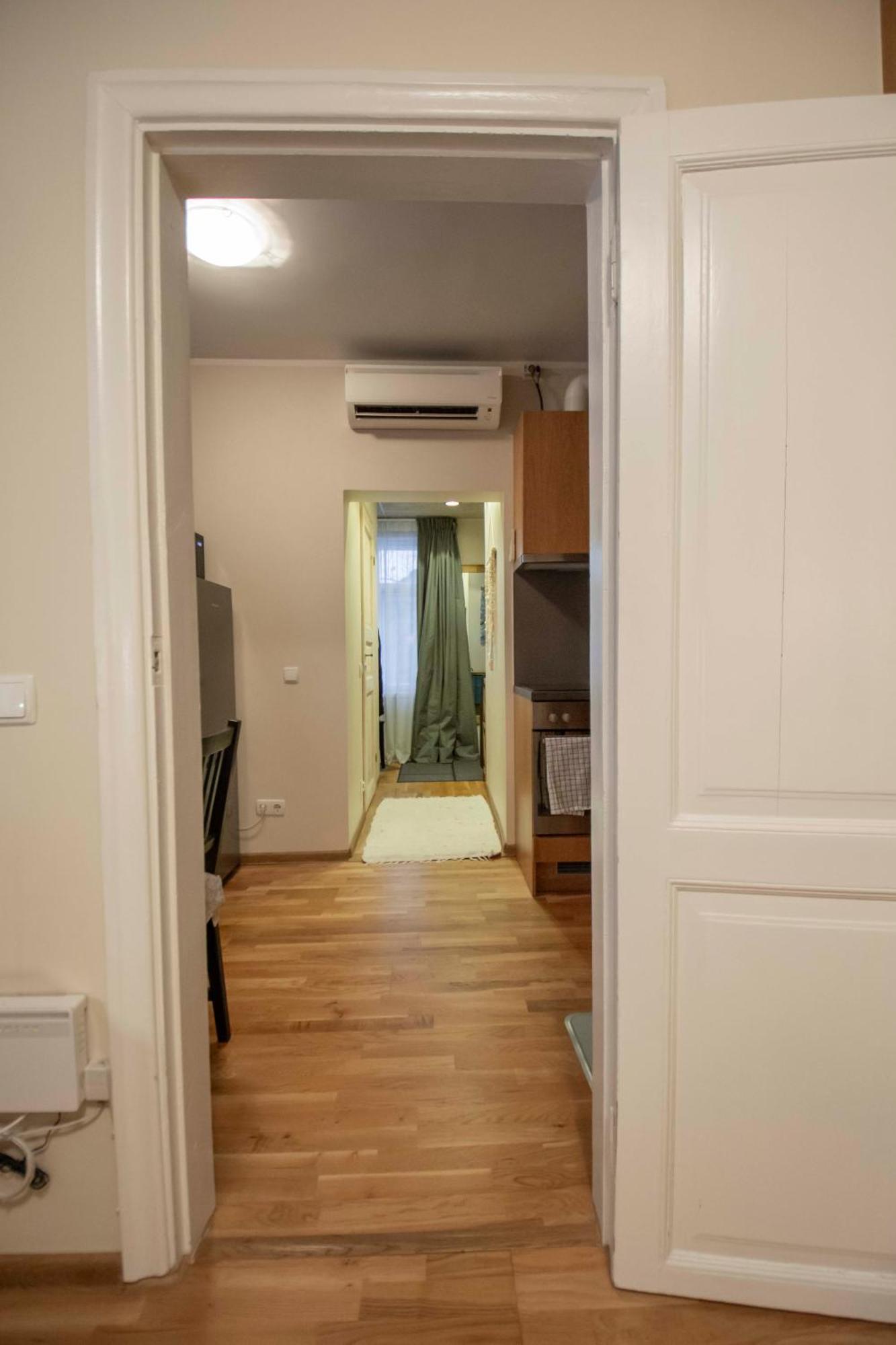 Karlovaidyll 7 - Homey Apartment With Free Parking! Tartu Bagian luar foto